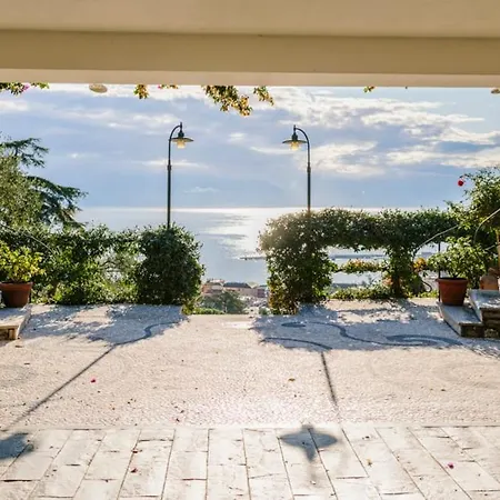 Sleeps 10 With Pool Air Con And Wifi * Санта-Маргерита-Лигуре
