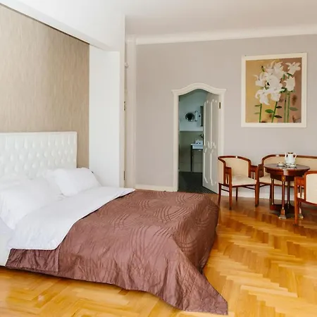 Sleeps 10 With Pool Air Con And Wifi Вилла