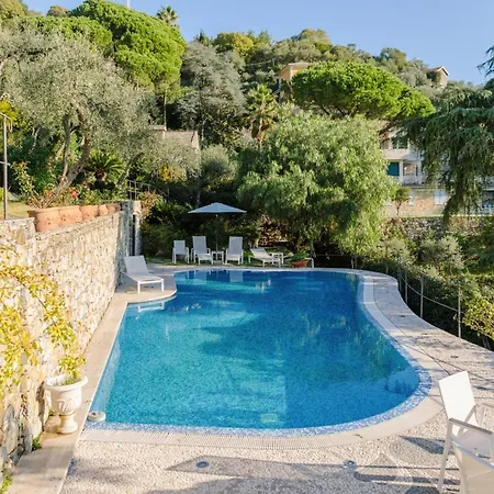 Sleeps 10 With Pool Air Con And Wifi Вилла *